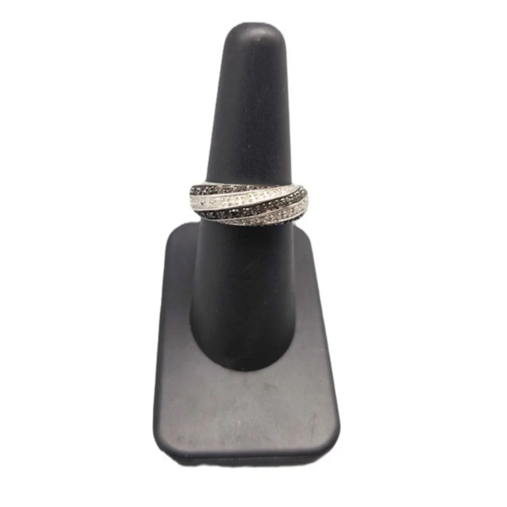 .925 SILVER .33CTW BLACK & WHITE DIAMOND RING SIZE 7 4.7G (GNH022794)